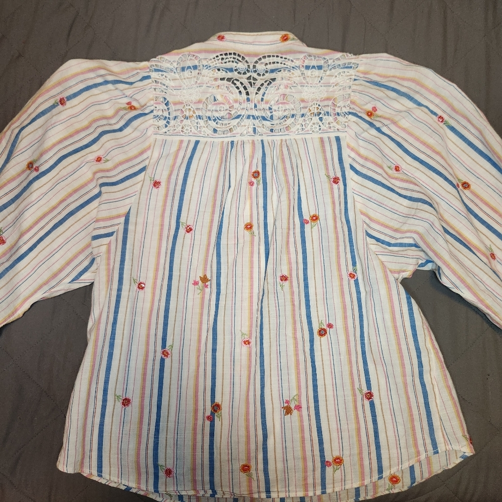 Pilcro Womens Size Medium Bella‎ Femme Buttondown Crochet Beaded Blouse Striped - Picture 9 of 10